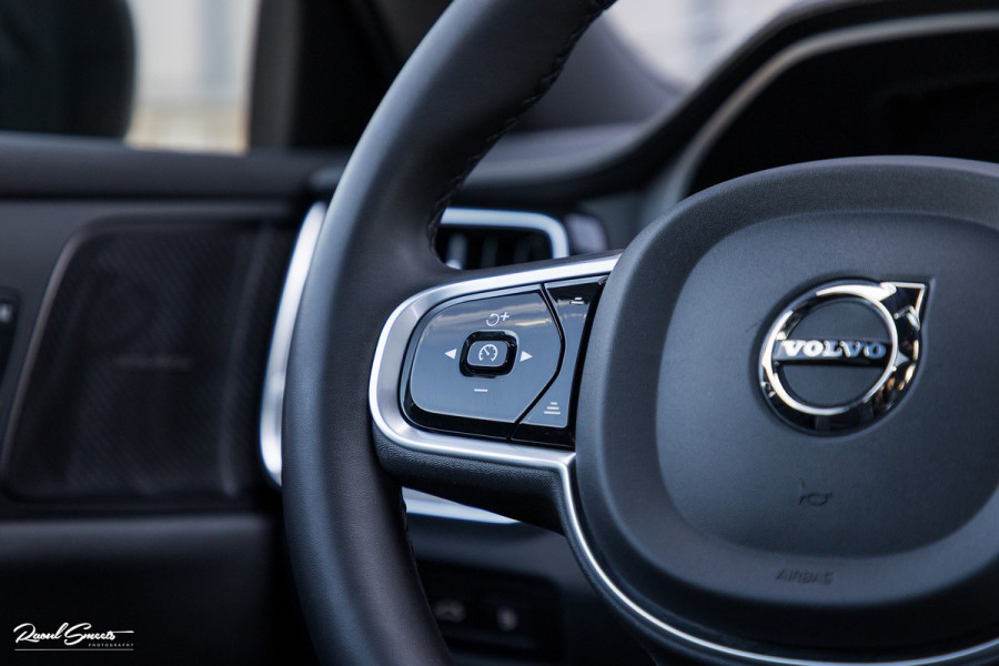 Volvo V60 2.0 T8 Plug-in hybrid AWD Ultimate Dark Long Range | Panorama dak | Harman Kardon | Adaptieve cruise | Blis | Memory |