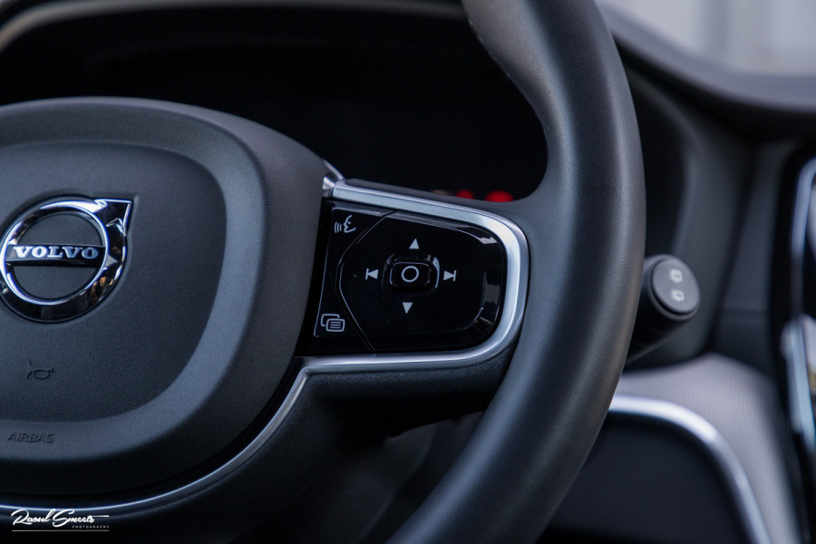 Volvo V60 2.0 T8 Plug-in hybrid AWD Ultimate Dark Long Range | Panorama dak | Harman Kardon | Adaptieve cruise | Blis | Memory |