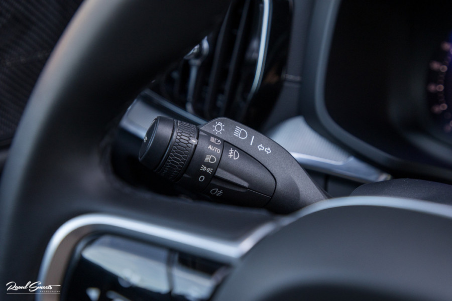 Volvo V60 2.0 T8 Plug-in hybrid AWD Ultimate Dark Long Range | Panorama dak | Harman Kardon | Adaptieve cruise | Blis | Memory |