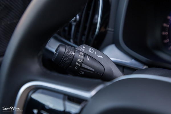 Volvo V60 2.0 T8 Plug-in hybrid AWD Ultimate Dark Long Range | Panorama dak | Harman Kardon | Adaptieve cruise | Blis | Memory |
