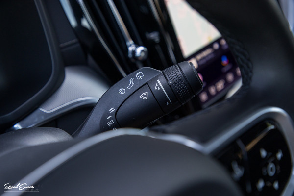 Volvo V60 2.0 T8 Plug-in hybrid AWD Ultimate Dark Long Range | Panorama dak | Harman Kardon | Adaptieve cruise | Blis | Memory |