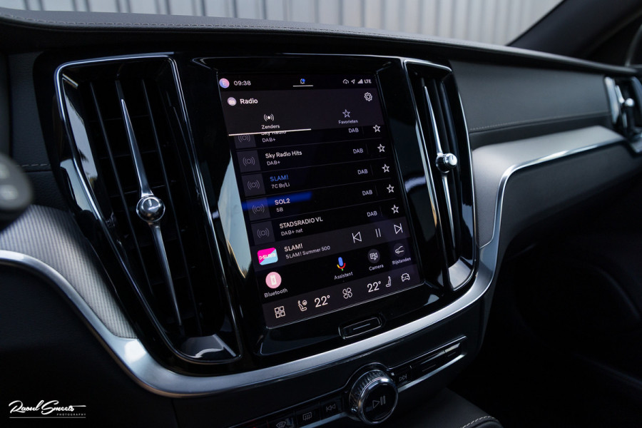 Volvo V60 2.0 T8 Plug-in hybrid AWD Ultimate Dark Long Range | Panorama dak | Harman Kardon | Adaptieve cruise | Blis | Memory |