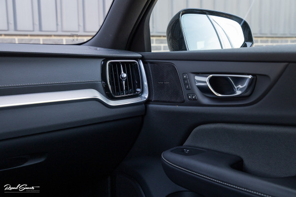 Volvo V60 2.0 T8 Plug-in hybrid AWD Ultimate Dark Long Range | Panorama dak | Harman Kardon | Adaptieve cruise | Blis | Memory |