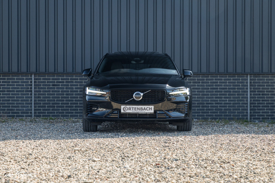 Volvo V60 2.0 T8 Plug-in hybrid AWD Ultimate Dark Long Range | Panorama dak | Harman Kardon | Adaptieve cruise | Blis | Memory |