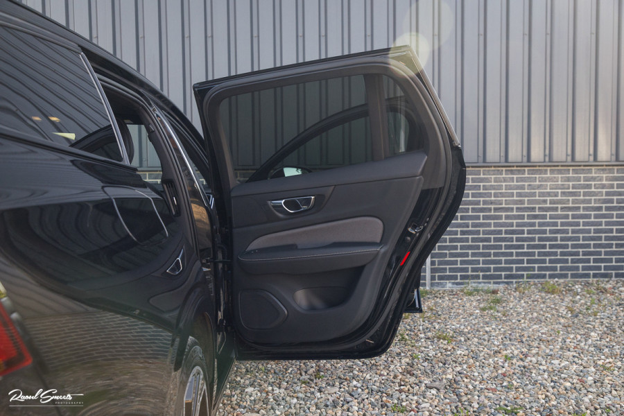 Volvo V60 2.0 T8 Plug-in hybrid AWD Ultimate Dark Long Range | Panorama dak | Harman Kardon | Adaptieve cruise | Blis | Memory |