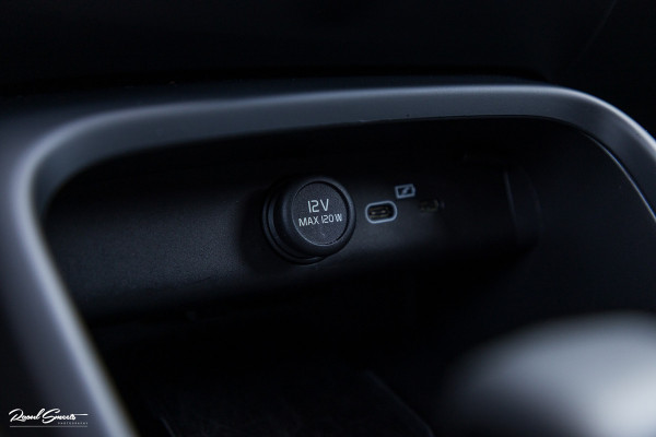 Volvo XC40 Recharge Twin Plus 82 kWh Extended Range | Adaptieve cruise | Blis | Metallic | Full LED |