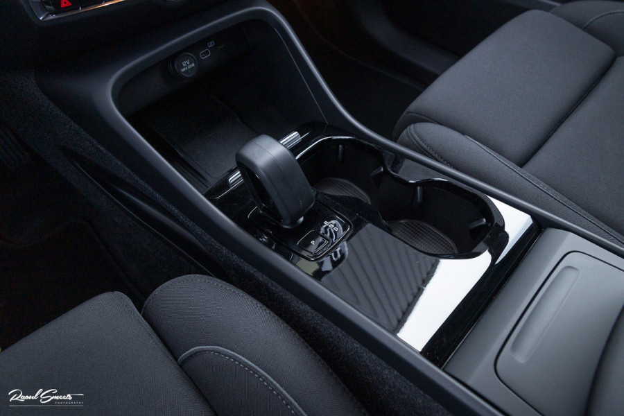 Volvo XC40 Recharge Twin Plus 82 kWh Extended Range | Adaptieve cruise | Blis | Metallic | Full LED |