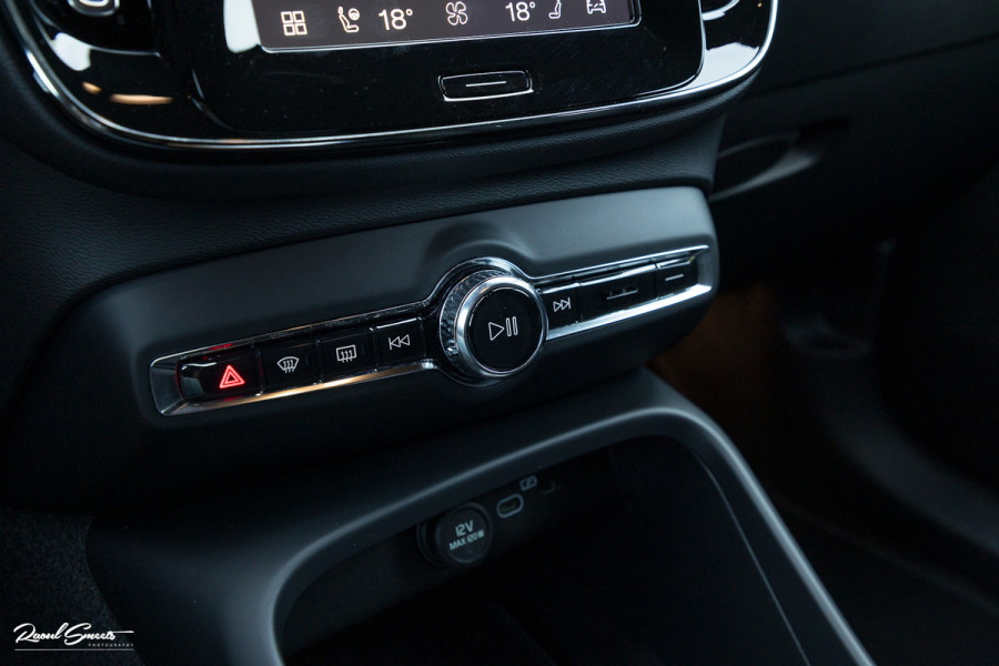 Volvo XC40 Recharge Twin Plus 82 kWh Extended Range | Adaptieve cruise | Blis | Metallic | Full LED |