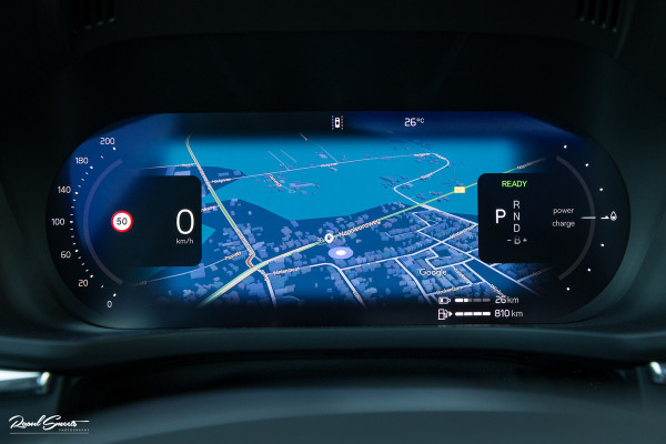 Volvo XC60 2.0 T6 Plug-in hybrid AWD Essential Bright | Panorama dak | Zwenkbare trekhaak | Adaptieve cruise | Blis | Apple carplay |