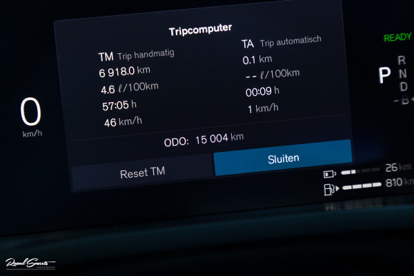 Volvo XC60 2.0 T6 Plug-in hybrid AWD Essential Bright | Panorama dak | Zwenkbare trekhaak | Adaptieve cruise | Blis | Apple carplay |