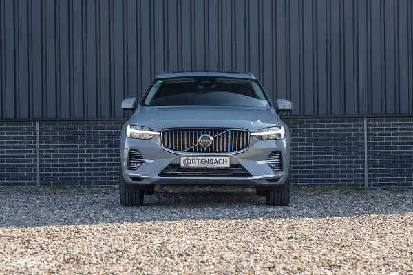 Volvo XC60 2.0 T6 Plug-in hybrid AWD Essential Bright | Panorama dak | Zwenkbare trekhaak | Adaptieve cruise | Blis | Apple carplay |