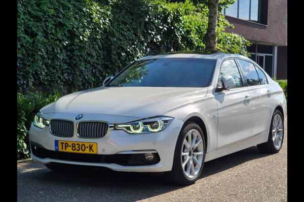 BMW 3-serie 320i Luxury Edition Individual Schuifdak Apple CarPlay Virtual dash Camera LED NAP 2e eigenaar 320i Luxury Edition