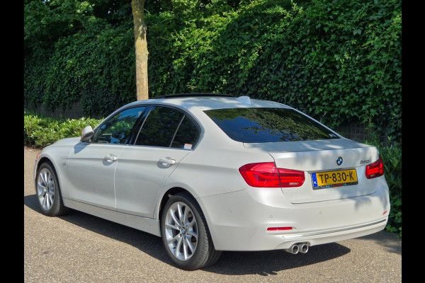 BMW 3-serie 320i Luxury Edition Individual Schuifdak Apple CarPlay Virtual dash Camera LED NAP 2e eigenaar 320i Luxury Edition