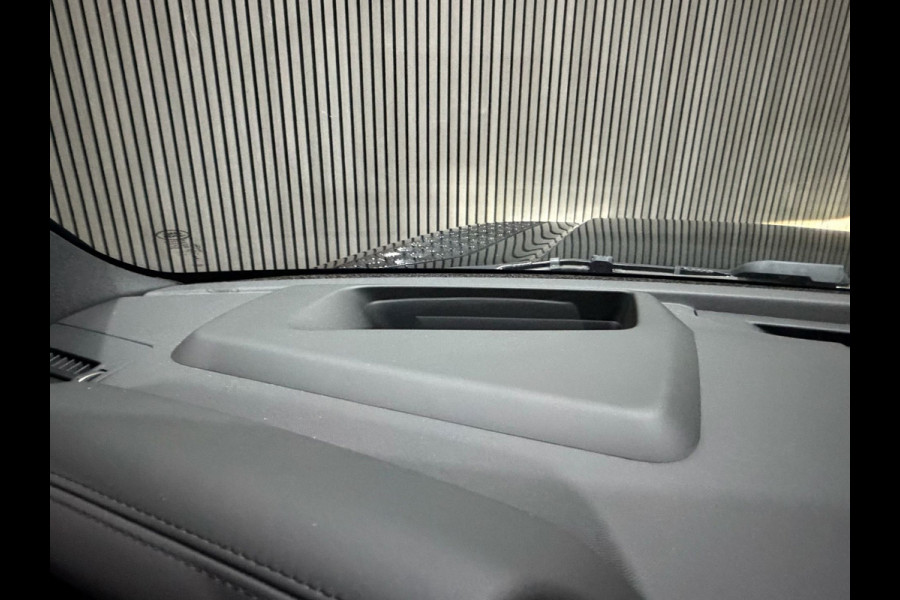 Land Rover Defender 130 3.0 P400 130 X 8P / Pano / Meridian / Stoelventilatie / Garantie tot 03-05-2029