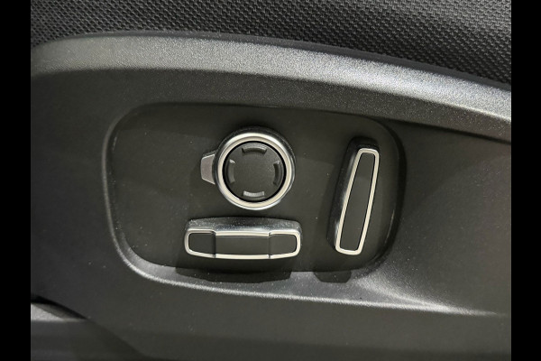 Land Rover Defender 130 3.0 P400 130 X 8P / Pano / Meridian / Stoelventilatie / Garantie tot 03-05-2029