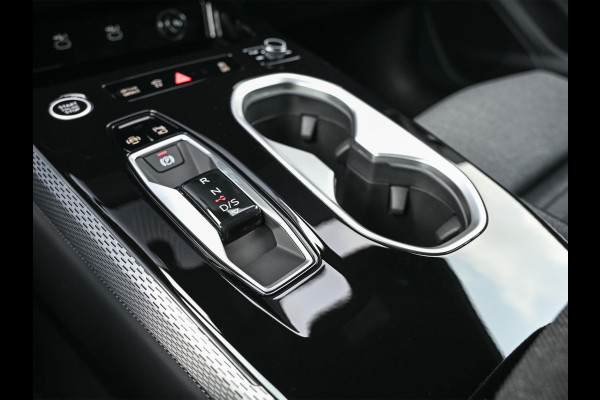 Audi A6 Avant 2.0 e-hybrid quattro S edition | Memory Seats | Achteras besturing | 360 Camera | Adaptive Cruise | Stoelverwarming | Trekhaak | Keyless Entry |