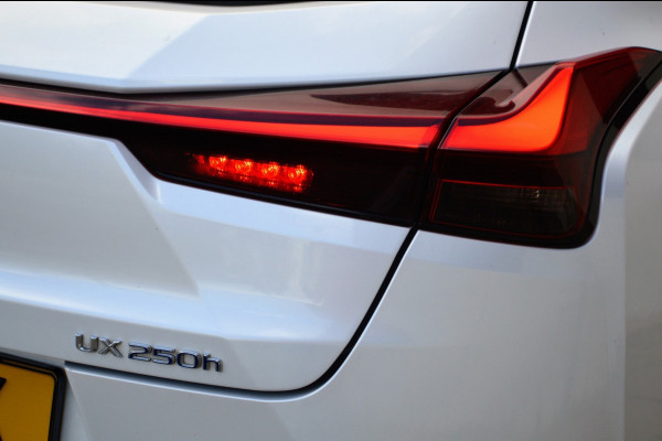 Lexus UX 250h Executive Line