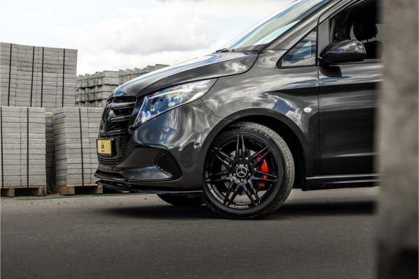 Mercedes-Benz Vito 119 CDI DC L3 XL | AMG | L+R Schuifdeur | Dubbel cabine | 5-Zitter | Navigatie | CarPlay | Camera | Lederen bekleding | Stoelver | 2500 kg trekgewicht | Trekhaak | Multibeam Led | PDC V+A