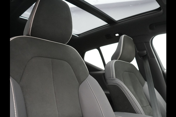 Volvo XC40 Recharge Ultimate 69 kWh 231pk Dealer O.H. | Panodak | Adaptive Cruise | Warmtepomp | 360 Camera | Harman / Kardon | Alcantara Sportstoelen Memory & Verwarmd | Stuur Verwarmd | Keyless | Blis | Apple Carplay | Google Assistent |