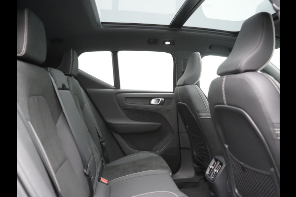 Volvo XC40 Recharge Ultimate 69 kWh 231pk Dealer O.H. | Panodak | Adaptive Cruise | Warmtepomp | 360 Camera | Harman / Kardon | Alcantara Sportstoelen Memory & Verwarmd | Stuur Verwarmd | Keyless | Blis | Apple Carplay | Google Assistent |