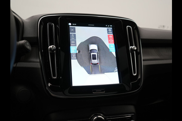 Volvo XC40 Recharge Ultimate 69 kWh 231pk Dealer O.H. | Panodak | Adaptive Cruise | Warmtepomp | 360 Camera | Harman / Kardon | Alcantara Sportstoelen Memory & Verwarmd | Stuur Verwarmd | Keyless | Blis | Apple Carplay | Google Assistent |