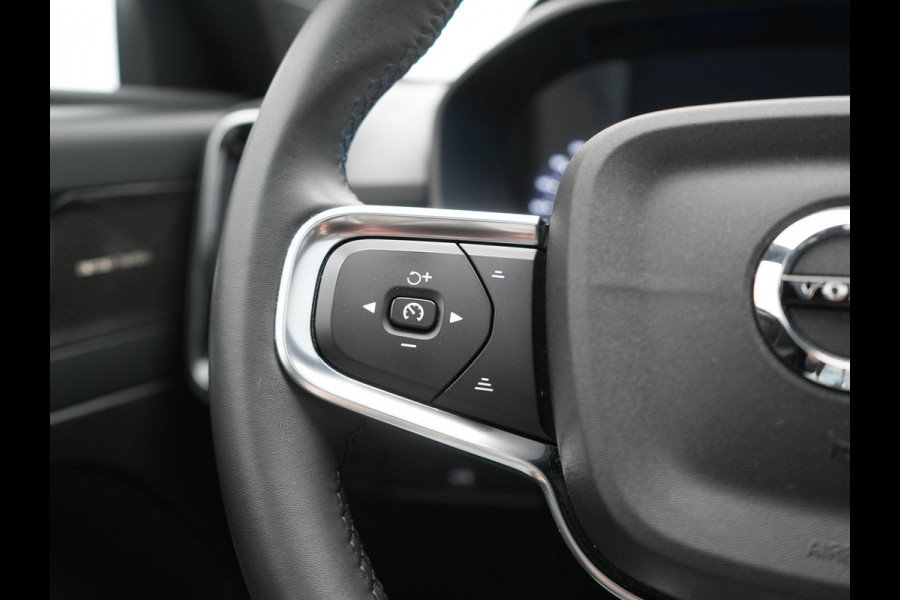 Volvo XC40 Recharge Ultimate 69 kWh 231pk Dealer O.H. | Panodak | Adaptive Cruise | Warmtepomp | 360 Camera | Harman / Kardon | Alcantara Sportstoelen Memory & Verwarmd | Stuur Verwarmd | Keyless | Blis | Apple Carplay | Google Assistent |