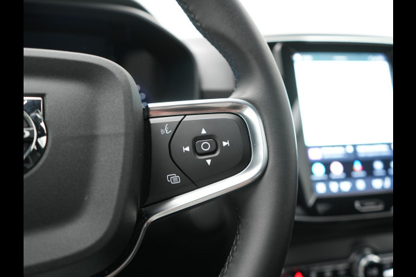 Volvo XC40 Recharge Ultimate 69 kWh 231pk Dealer O.H. | Panodak | Adaptive Cruise | Warmtepomp | 360 Camera | Harman / Kardon | Alcantara Sportstoelen Memory & Verwarmd | Stuur Verwarmd | Keyless | Blis | Apple Carplay | Google Assistent |