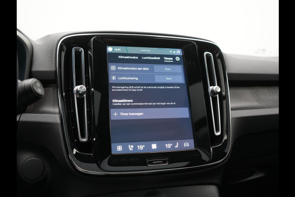 Volvo XC40 Recharge Ultimate 69 kWh 231pk Dealer O.H. | Panodak | Adaptive Cruise | Warmtepomp | 360 Camera | Harman / Kardon | Alcantara Sportstoelen Memory & Verwarmd | Stuur Verwarmd | Keyless | Blis | Apple Carplay | Google Assistent |