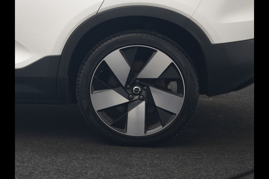 Volvo XC40 Recharge Ultimate 69 kWh 231pk Dealer O.H. | Panodak | Adaptive Cruise | Warmtepomp | 360 Camera | Harman / Kardon | Alcantara Sportstoelen Memory & Verwarmd | Stuur Verwarmd | Keyless | Blis | Apple Carplay | Google Assistent |