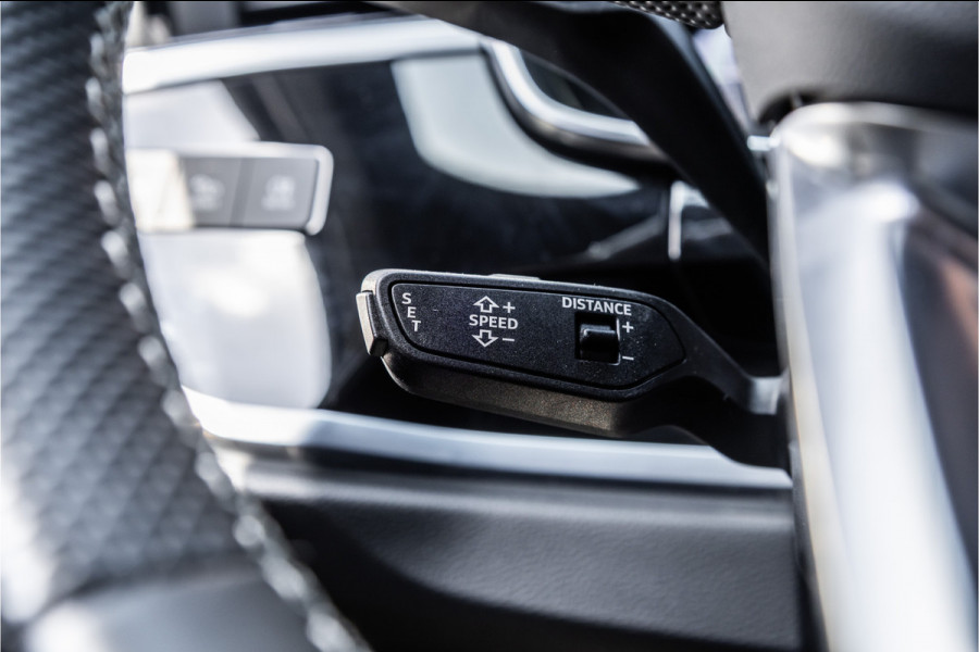 Audi Q3 45 TFSI e 245 PK S edition | 360 Camera | ACC | S-Line | Magnetic Ride | Matrix verlichting | CarPlay | Navigatie | Trekhaak | Inc 21% BTW | Black Style | Stuur- en stoelverwarming | Nieuwe APK | Garantie | Dealer onderhouden