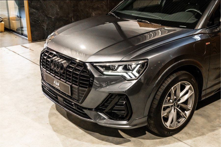 Audi Q3 45 TFSI e 245 PK S edition | 360 Camera | ACC | S-Line | Magnetic Ride | Matrix verlichting | CarPlay | Navigatie | Trekhaak | Inc 21% BTW | Black Style | Stuur- en stoelverwarming | Nieuwe APK | Garantie | Dealer onderhouden