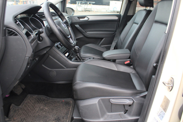 Volkswagen Touran 1.6 TDI SCR Connected Series 7p