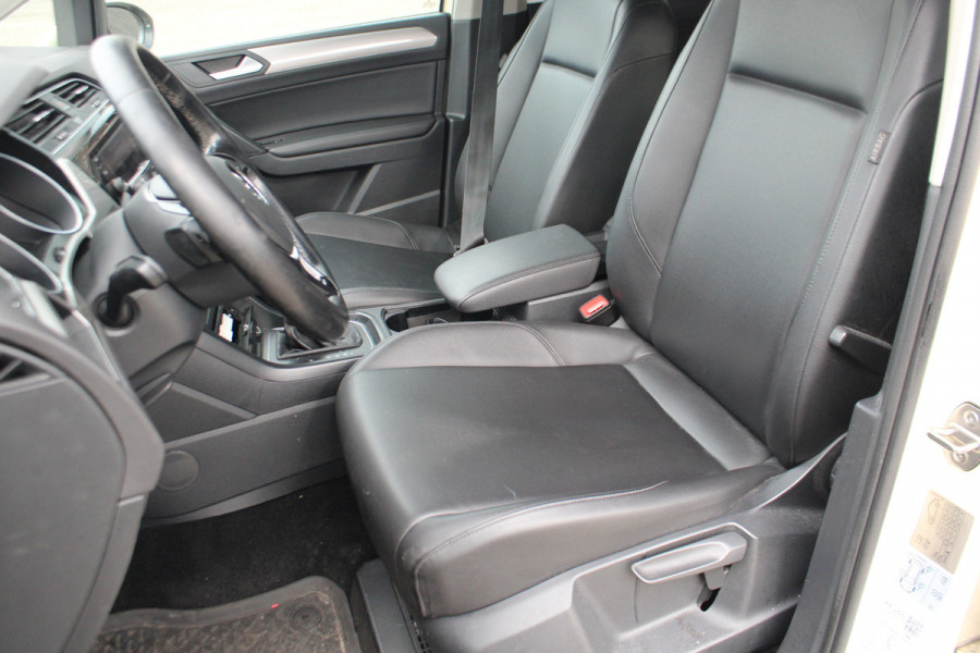 Volkswagen Touran 1.6 TDI SCR Connected Series 7p