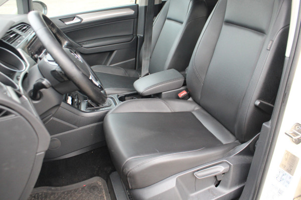Volkswagen Touran 1.6 TDI SCR Connected Series 7p