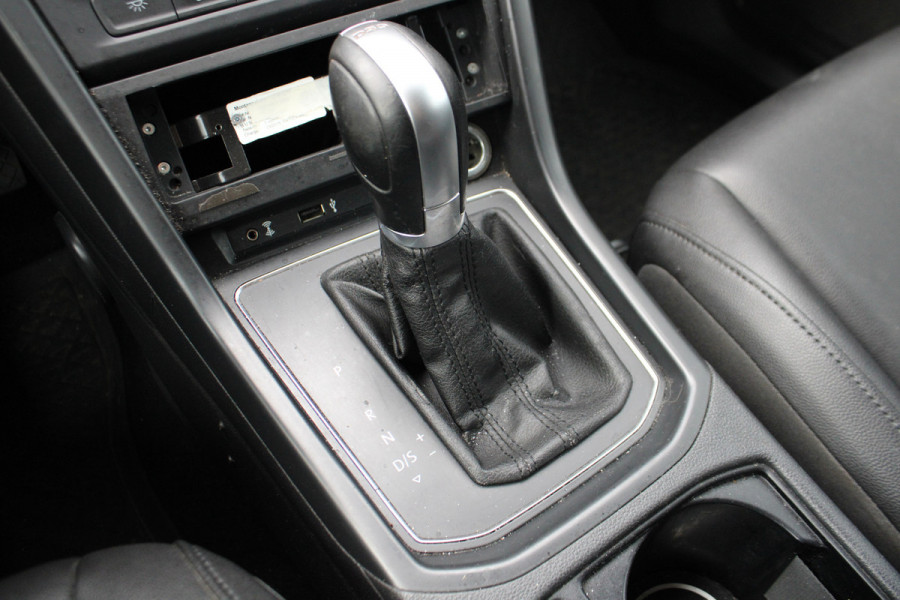 Volkswagen Touran 1.6 TDI SCR Connected Series 7p