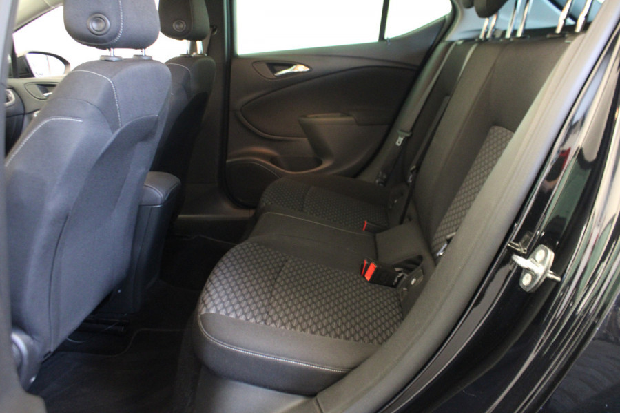 Opel Astra 1.4 Black Edition