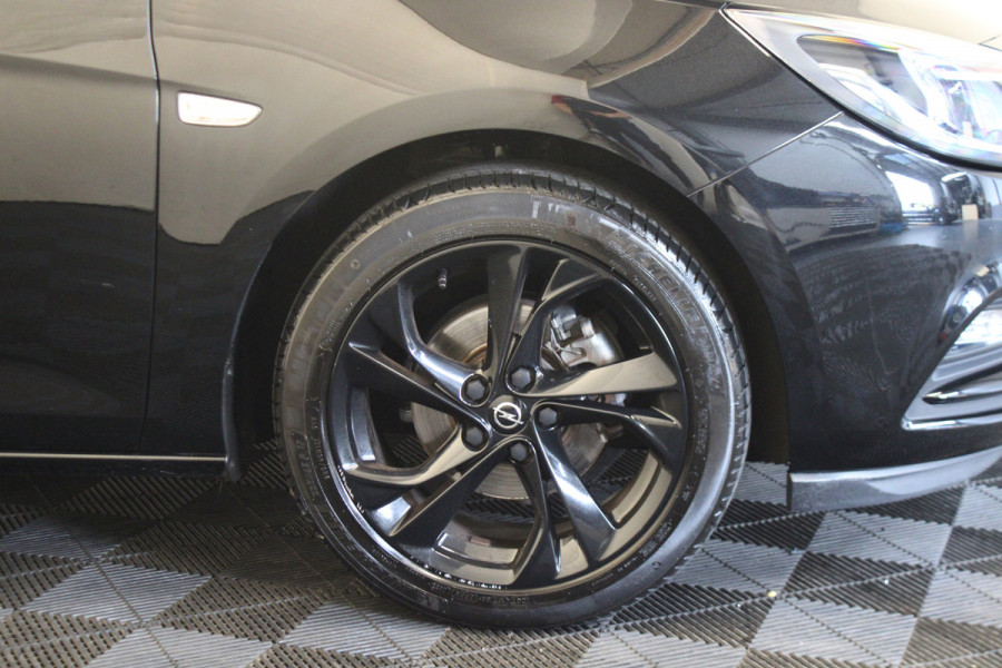 Opel Astra 1.4 Black Edition