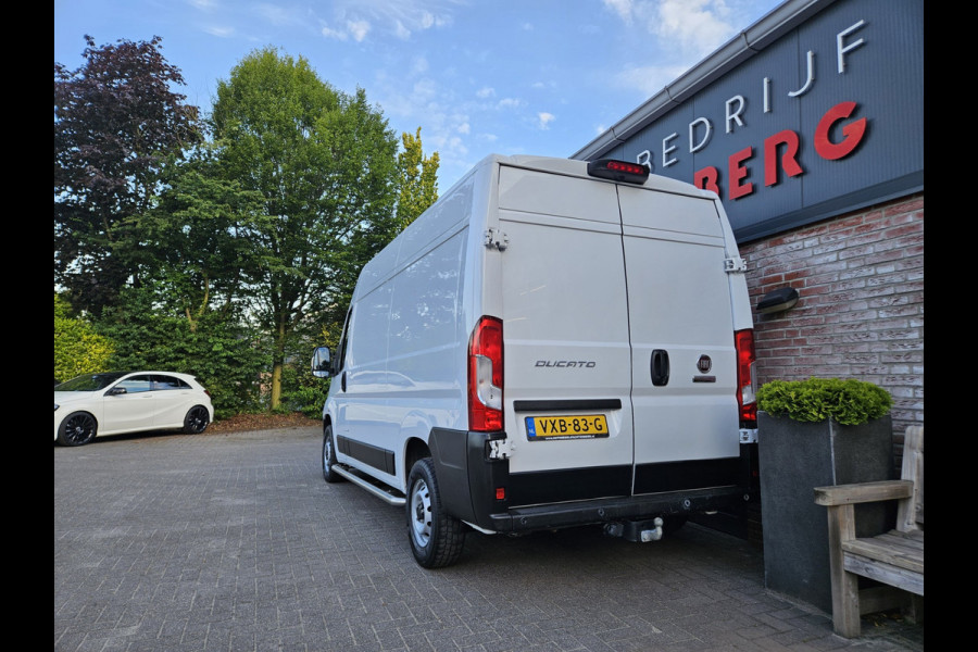 Fiat Ducato 30 2.2 MultiJet L2H2 Trekhaak! Camera! Carplay! Dealer Onderhouden! Airco/Clima! Cruise Control!