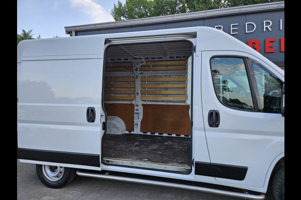 Fiat Ducato 30 2.2 MultiJet L2H2 Trekhaak! Camera! Carplay! Dealer Onderhouden! Airco/Clima! Cruise Control!