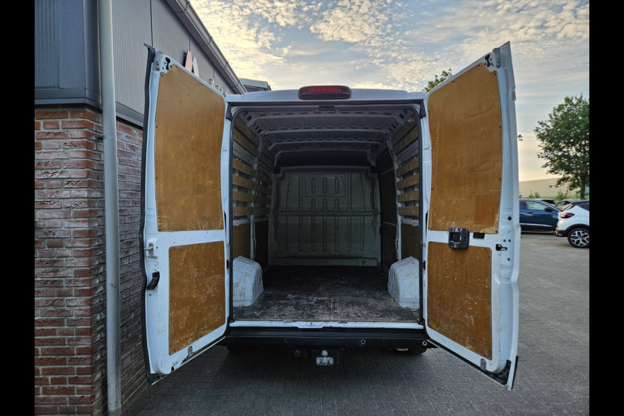 Fiat Ducato 30 2.2 MultiJet L2H2 Trekhaak! Camera! Carplay! Dealer Onderhouden! Airco/Clima! Cruise Control!