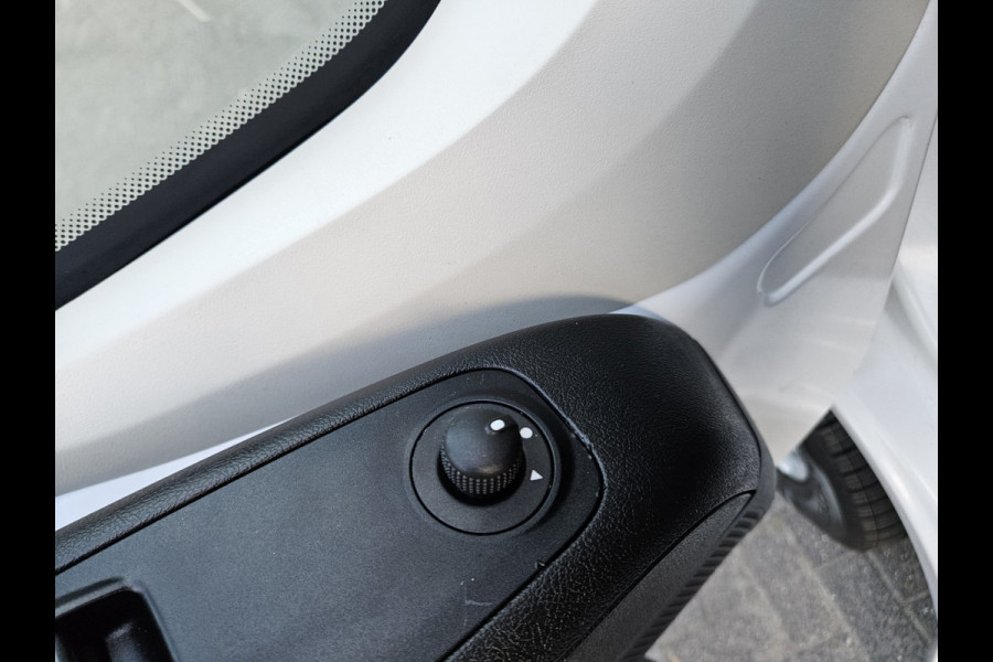 Fiat Ducato 30 2.2 MultiJet L2H2 Trekhaak! Camera! Carplay! Dealer Onderhouden! Airco/Clima! Cruise Control!