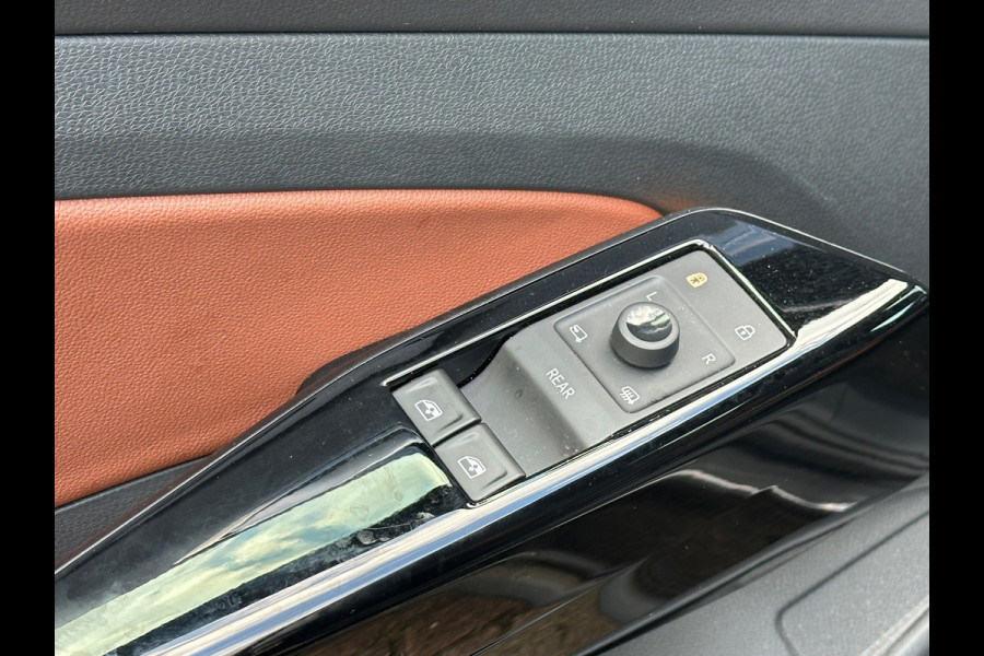 Volkswagen ID.4 Business 77 kWh IQ LIGHT|SOH 89%|TREKHAAK|PDC|STOELVERW|