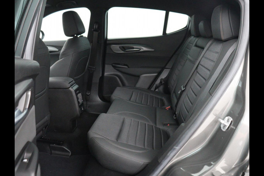 Alfa Romeo Tonale 1.3T PHEV Veloce 280PK Aut. Half Leder | Navi | DAB | Camera | Virtual Display | Navi | Carplay | Trekhaak | Climate Control | Stoelverwarming | Stuurverwarming
