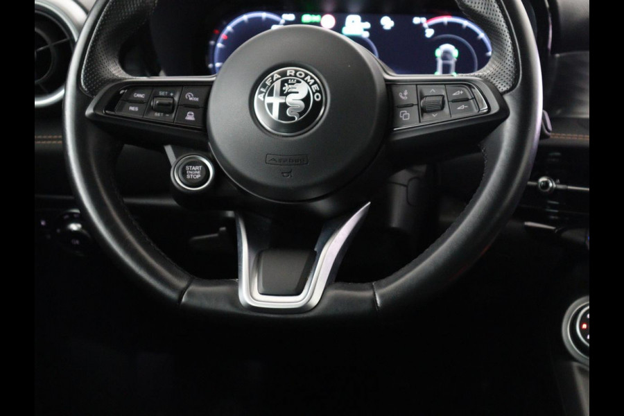 Alfa Romeo Tonale 1.3T PHEV Veloce 280PK Aut. Half Leder | Navi | DAB | Camera | Virtual Display | Navi | Carplay | Trekhaak | Climate Control | Stoelverwarming | Stuurverwarming