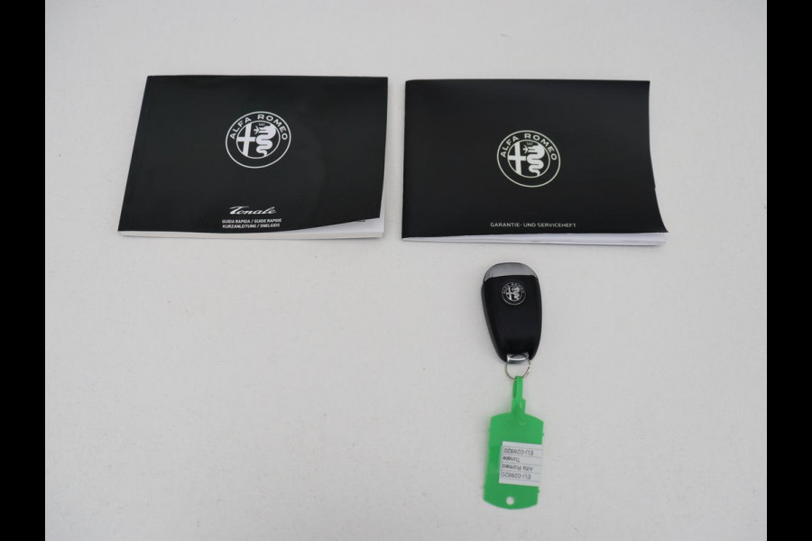 Alfa Romeo Tonale 1.3T PHEV Veloce 280PK Aut. Half Leder | Navi | DAB | Camera | Virtual Display | Navi | Carplay | Trekhaak | Climate Control | Stoelverwarming | Stuurverwarming