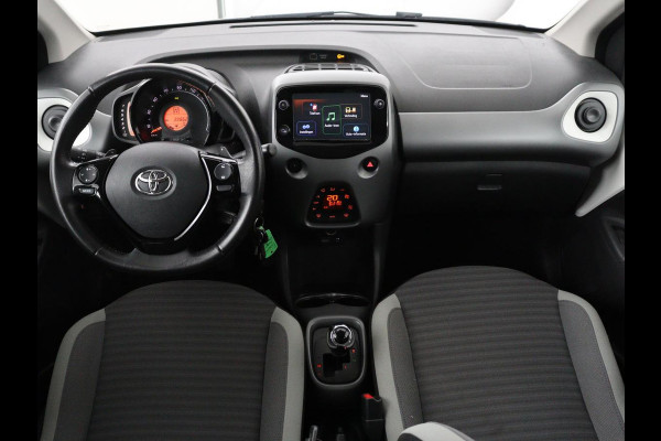 Toyota Aygo 1.0 VVT-i x-joy | Trekhaak | Camera | DAB | Automaat | Carplay | Climate control | Cruise control | LED