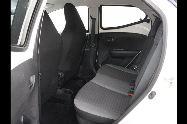 Toyota Aygo 1.0 VVT-i x-joy | Trekhaak | Camera | DAB | Automaat | Carplay | Climate control | Cruise control | LED