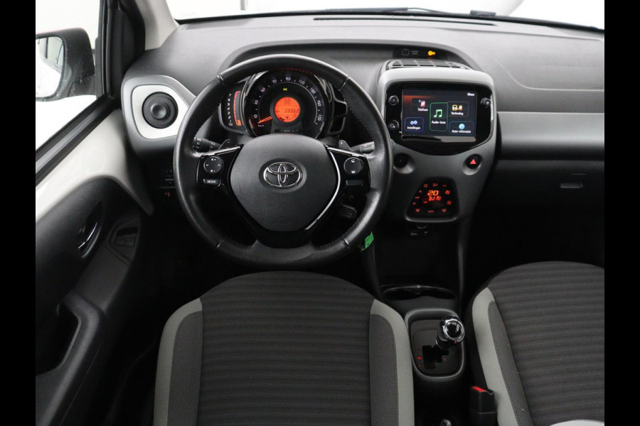 Toyota Aygo 1.0 VVT-i x-joy | Trekhaak | Camera | DAB | Automaat | Carplay | Climate control | Cruise control | LED