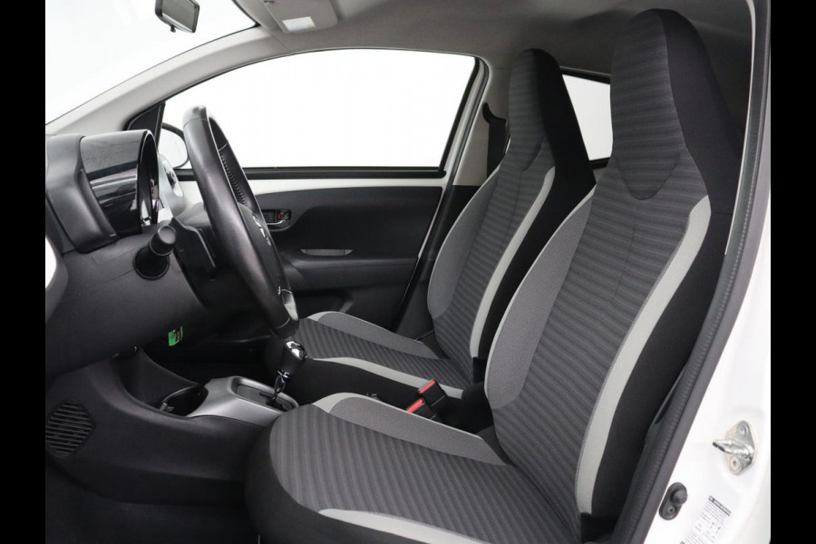 Toyota Aygo 1.0 VVT-i x-joy | Trekhaak | Camera | DAB | Automaat | Carplay | Climate control | Cruise control | LED
