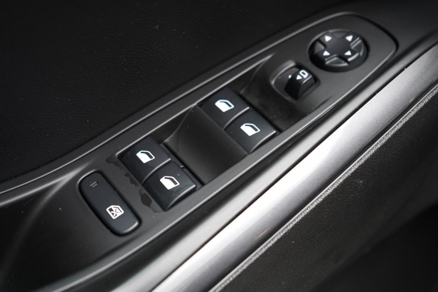 Opel Grandland X 1.6 Turbo Hybrid Business Elegance | Blind-Spot | 360 camera | Stoelverwarming | Sportstoelen | Trekhaak | Carplay